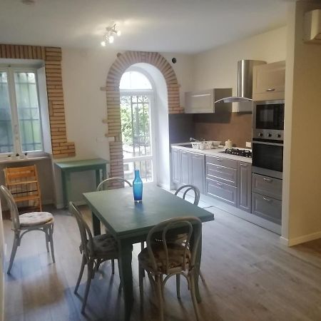 Appartamento Emma E Silvio Desenzano del Garda Buitenkant foto